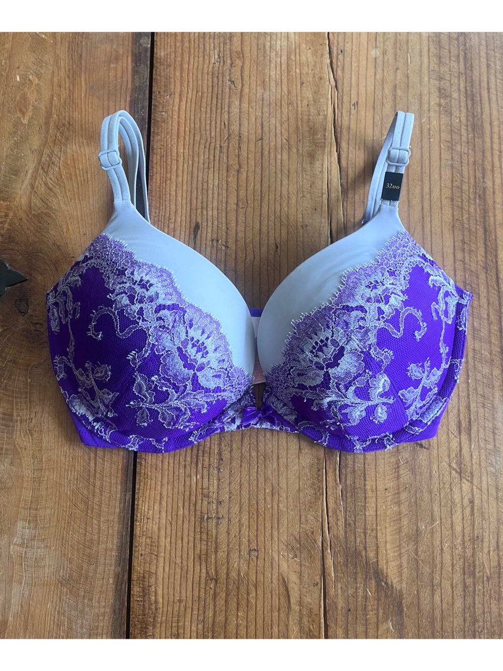 Victoria's Secret Purple & White Lace Push-Up Bra‎